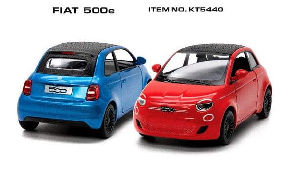 Модель легкова FIAT 500E 5'' KT5440W метал.інерц.відкр.дв.2кол.кор./96/ (шт.)