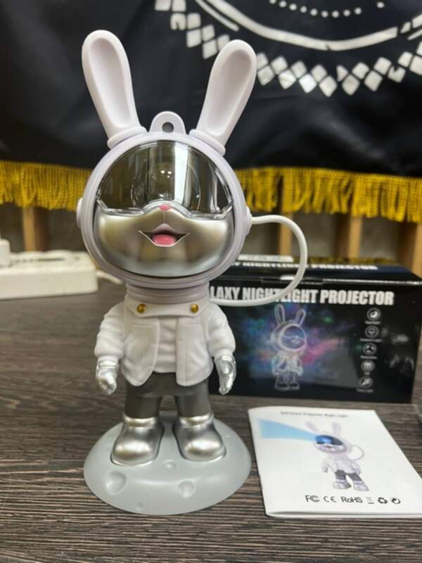 Нічник зіркове небо Заєць космонафти / Moon Bunny з пультом (40) 10077 (шт.)
