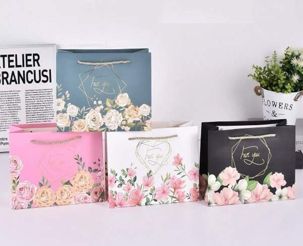 Пакет подарунковий ГІГАН ГОРИЗОНТАЛЬНИЙ "For you квіти" Розмір: XL47*36*15 см (15060) (12шт/уп) (шт)