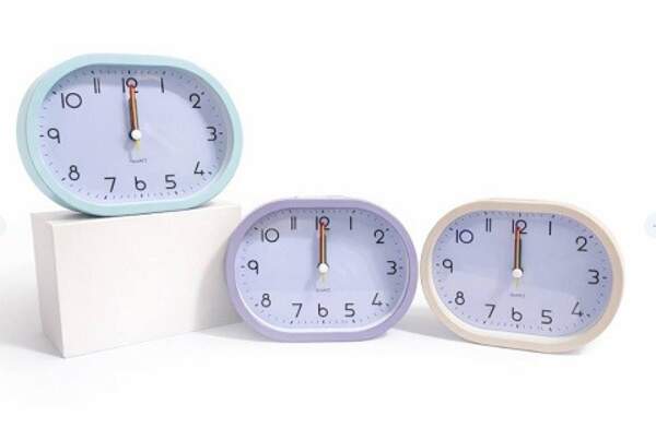 Настільний будильник овальний безшумний на бат R6 (13,4*10*4)см №L6563 (160) (арт.0018) (шт)
